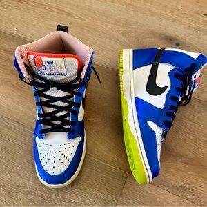 Nike Women's Blue and White Sneakers